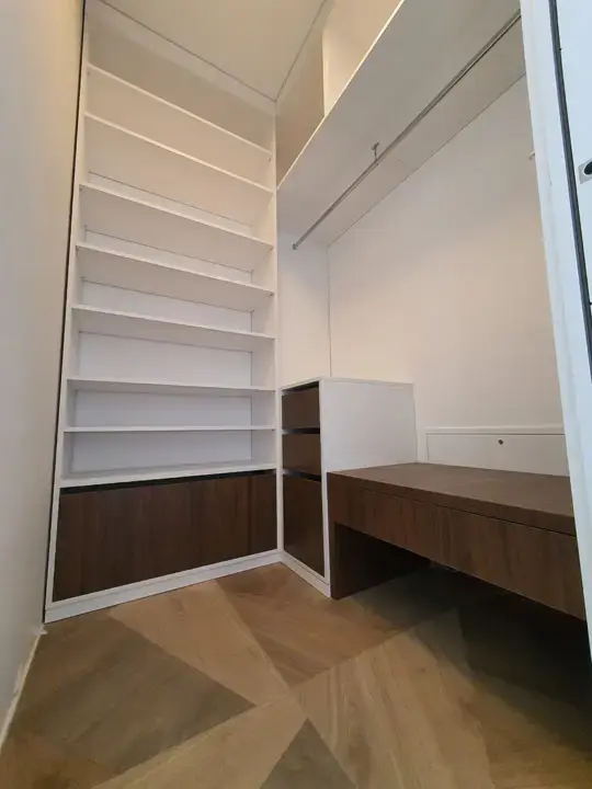 Tolóajtós gardrób, Üröm referencia, 2. kép, Üröm