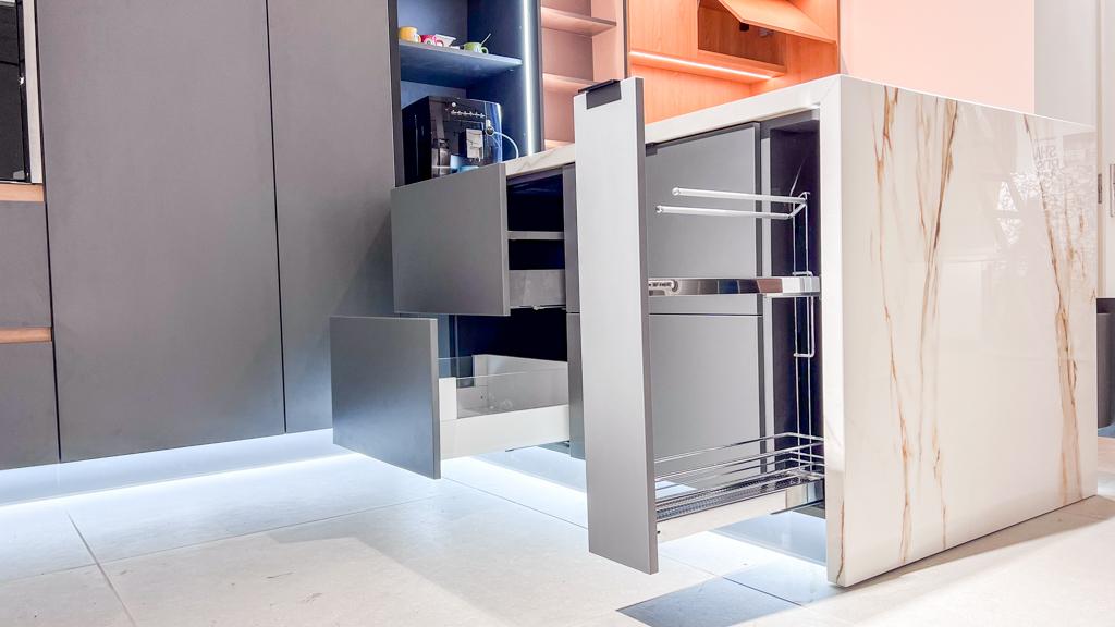 Asztalos Mánia bemutatóterem Budapest, 3. kép